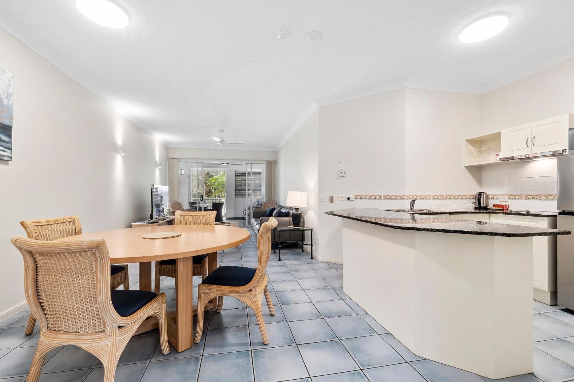Alassio Beachfront Apartments بالم كوف الغرفة الصورة