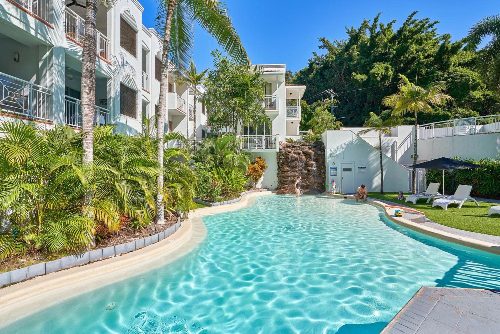 Alassio Beachfront Apartments بالم كوف المظهر الخارجي الصورة