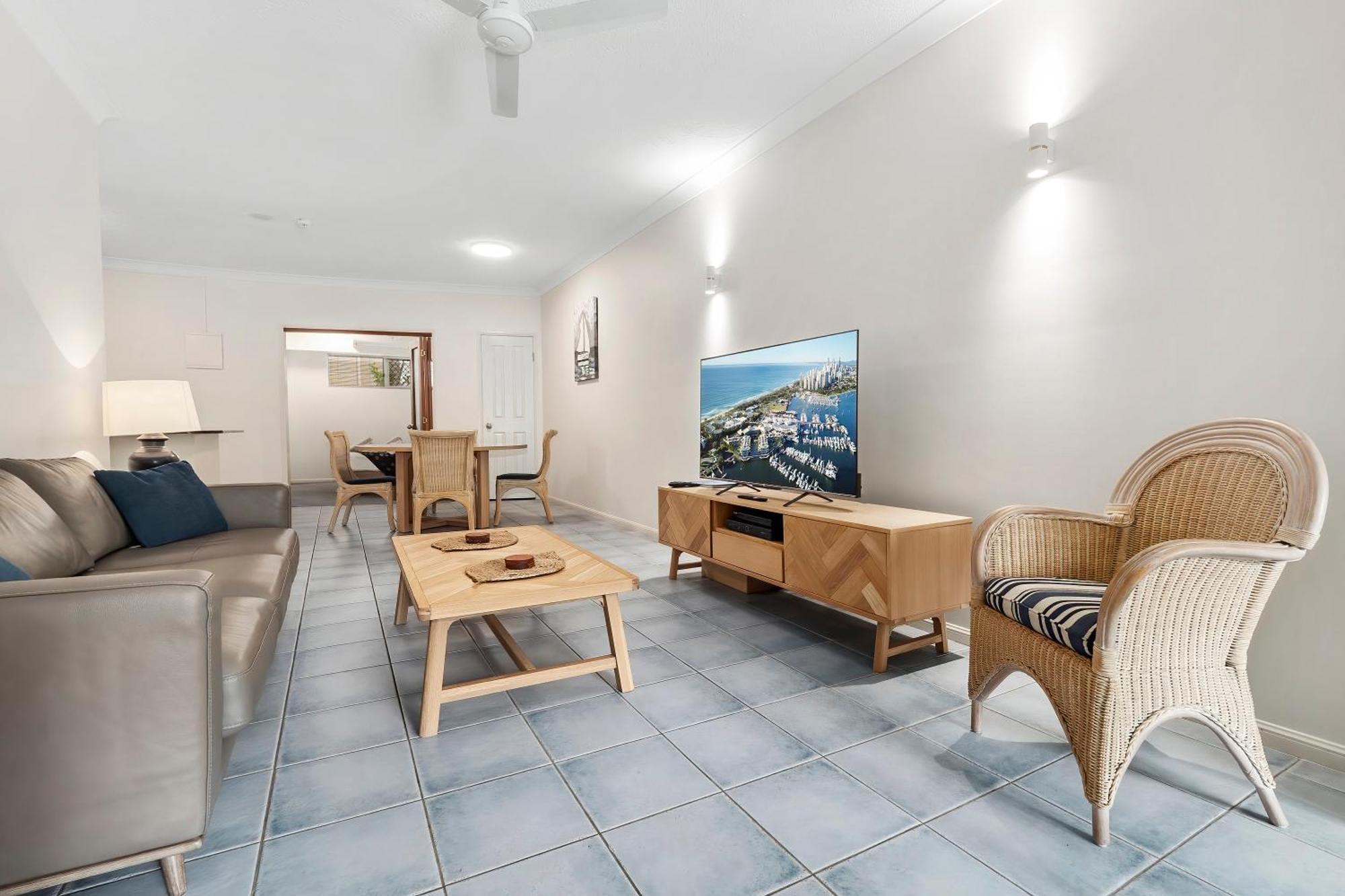 Alassio Beachfront Apartments بالم كوف الغرفة الصورة