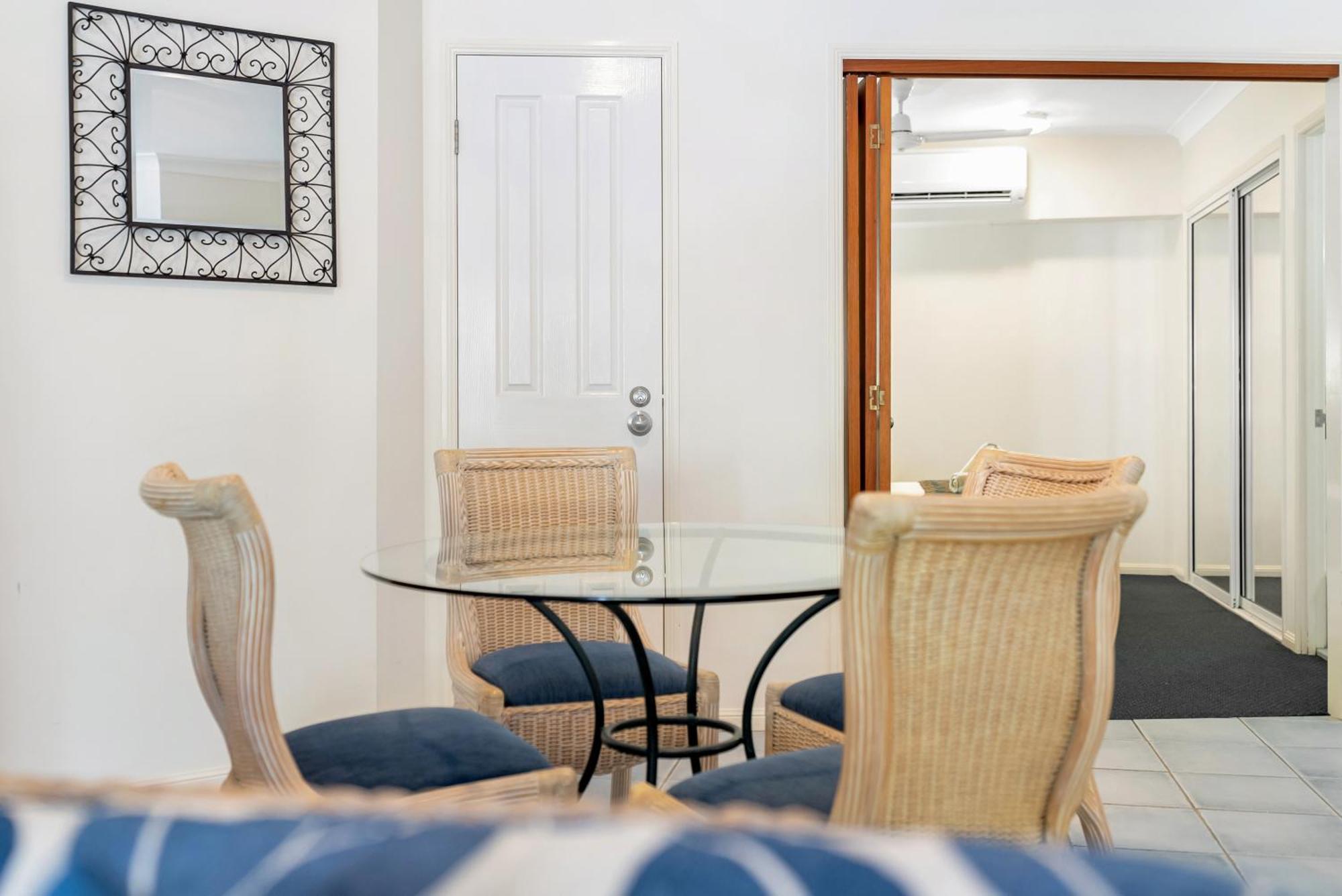 Alassio Beachfront Apartments بالم كوف الغرفة الصورة